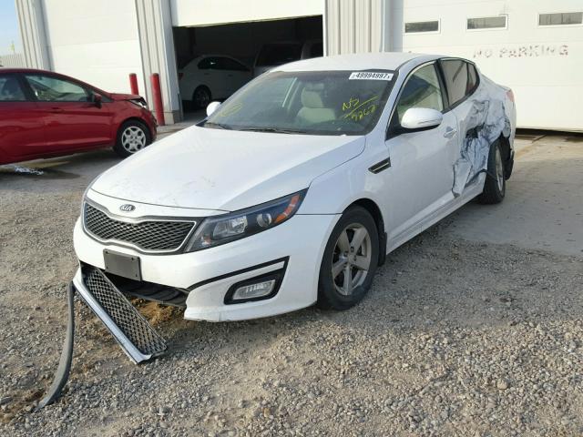 5XXGM4A7XFG489262 - 2015 KIA OPTIMA LX WHITE photo 2