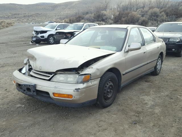 JHMCD5646RC021647 - 1994 HONDA ACCORD LX WHITE photo 2