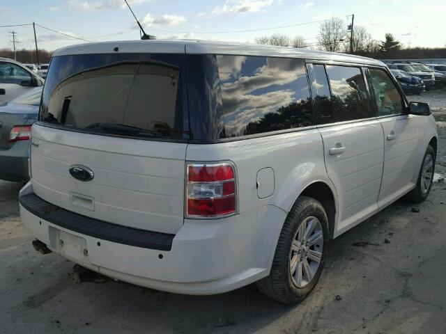 2FMGK5BCXBBD35759 - 2011 FORD FLEX SE WHITE photo 4