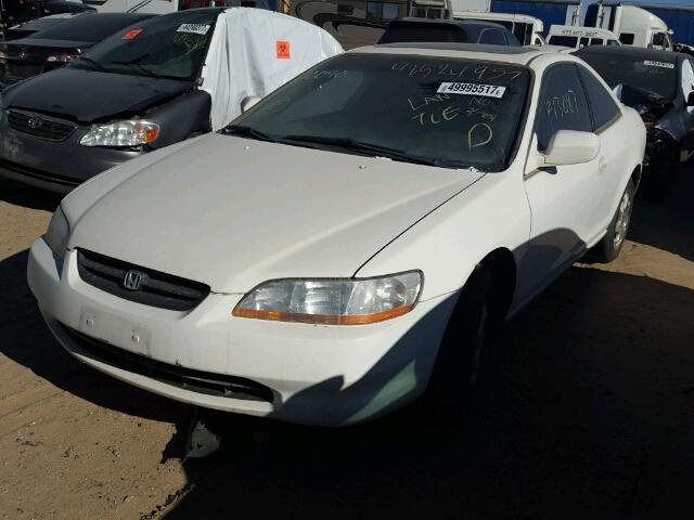 1HGCG3154YA013054 - 2000 HONDA ACCORD EX WHITE photo 2