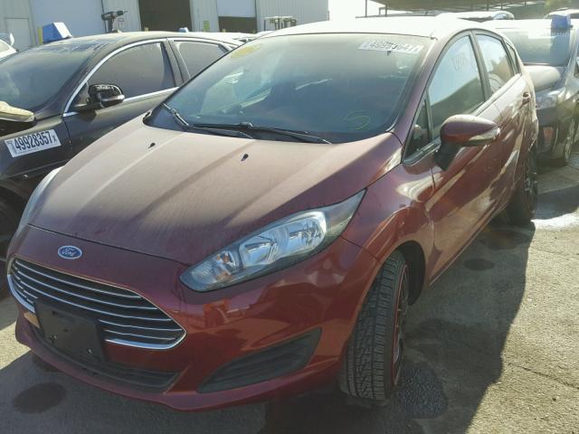 3FADP4EJXFM211028 - 2015 FORD FIESTA SE RED photo 2