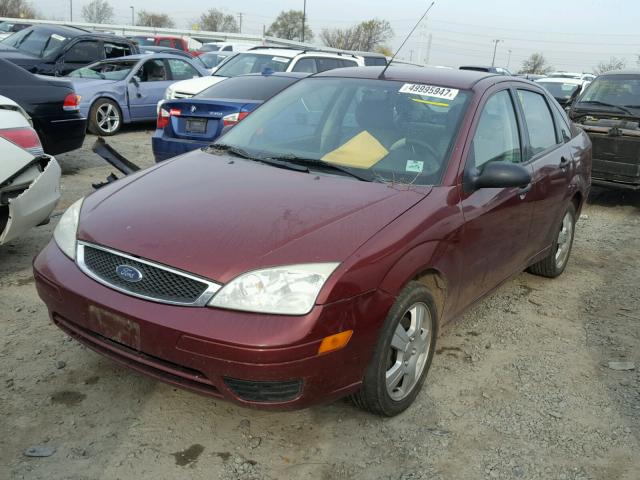 1FAFP34N96W154425 - 2006 FORD FOCUS ZX4 RED photo 2