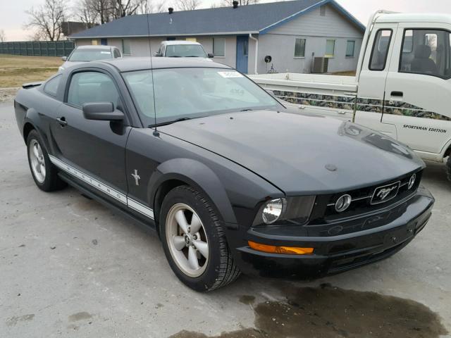 1ZVHT80N575218594 - 2007 FORD MUSTANG BLACK photo 1