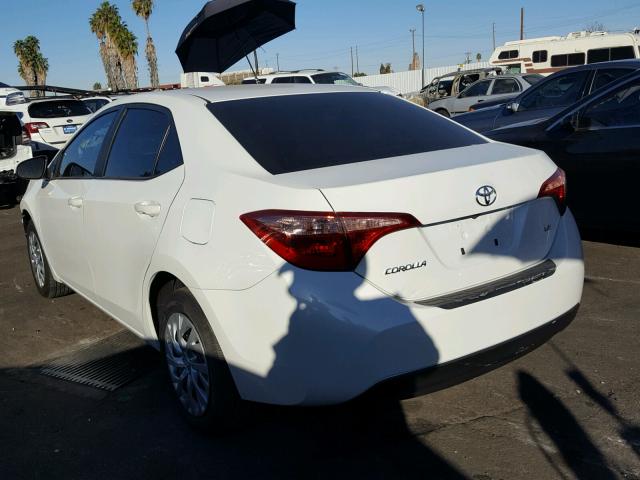 5YFBURHE6HP678268 - 2017 TOYOTA COROLLA L WHITE photo 3