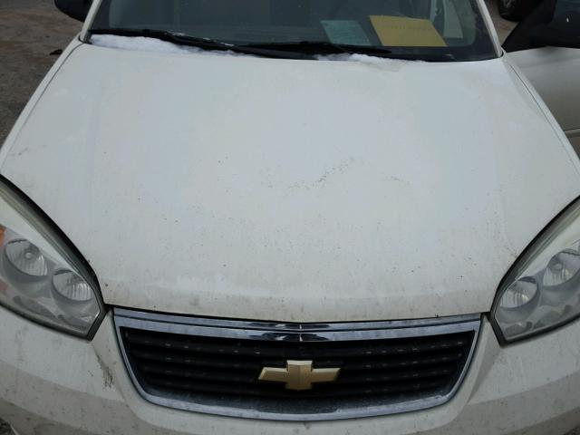 1G1ZS58NX7F291704 - 2007 CHEVROLET MALIBU LS WHITE photo 7