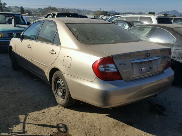 4T1BE32K92U074440 - 2002 TOYOTA CAMRY LE GOLD photo 3