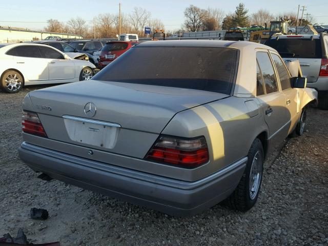 WDBEA32E8SC264595 - 1995 MERCEDES-BENZ E 320 BASE GRAY photo 4