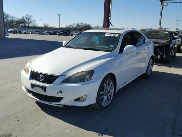 JTHBK262462007178 - 2006 LEXUS IS 250 WHITE photo 2