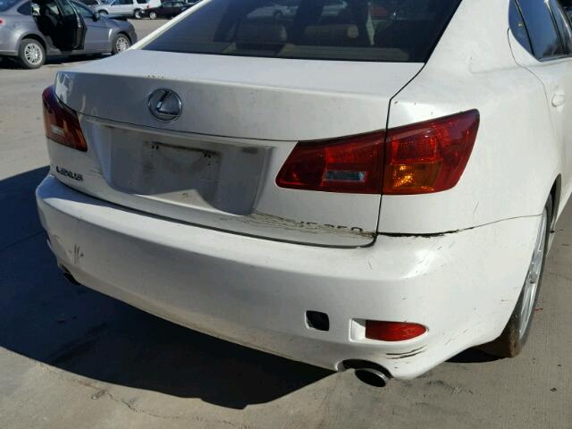 JTHBK262462007178 - 2006 LEXUS IS 250 WHITE photo 9