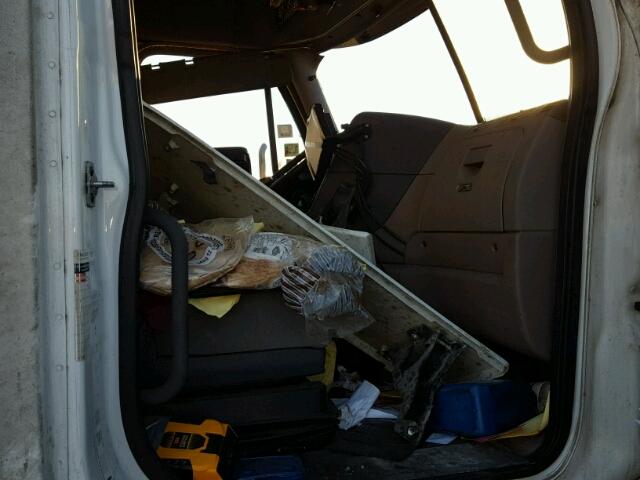 1FUJGLD55ELFV1579 - 2014 FREIGHTLINER CASCADIA 1 WHITE photo 5