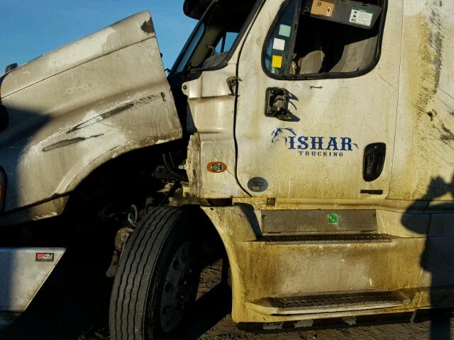 1FUJGLD55ELFV1579 - 2014 FREIGHTLINER CASCADIA 1 WHITE photo 9