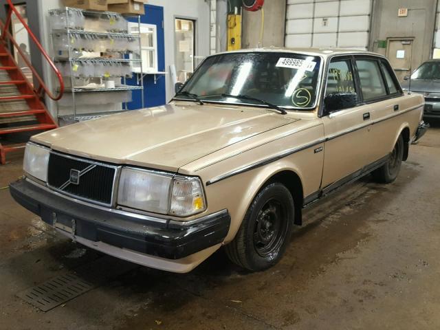 YV1AA8847L1397965 - 1990 VOLVO 240 BASE GOLD photo 2