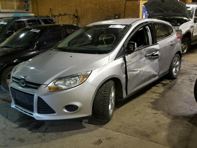 1FADP3K22EL317416 - 2014 FORD FOCUS SE SILVER photo 2