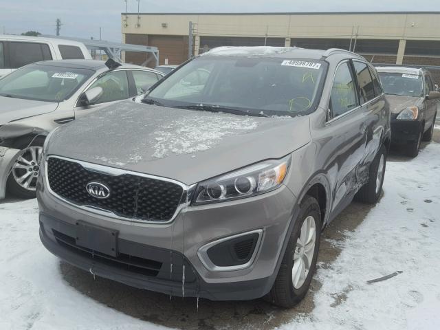 5XYPG4A33GG099914 - 2016 KIA SORENTO LX GRAY photo 2