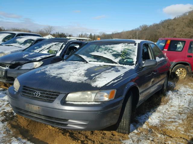 JT2BG22K9X0311220 - 1999 TOYOTA CAMRY LE GRAY photo 2