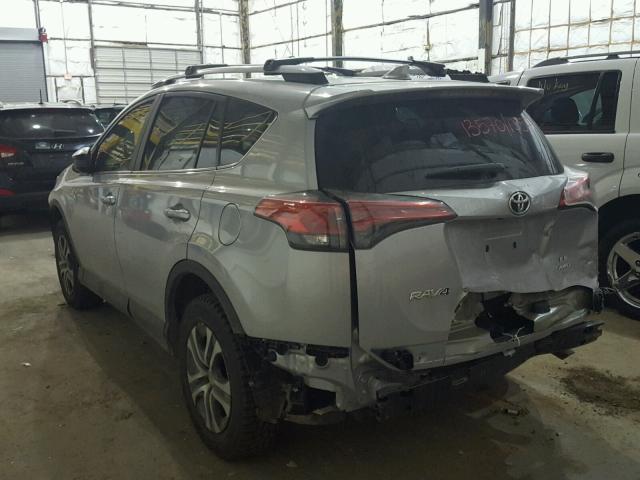 2T3BFREV0HW632455 - 2017 TOYOTA RAV4 LE Boz foto 3