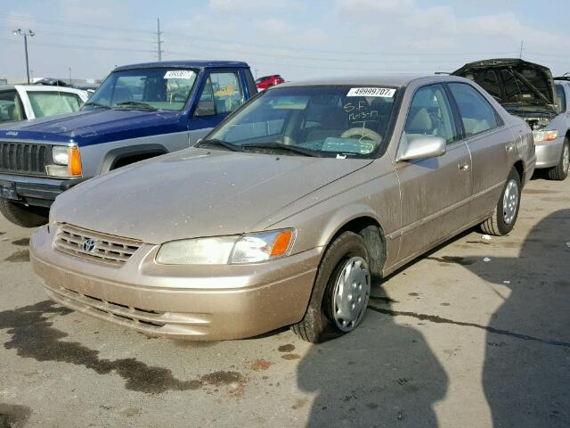 JT2BG22K0X0280732 - 1999 TOYOTA CAMRY LE თაფლისფერი ფოტო 2