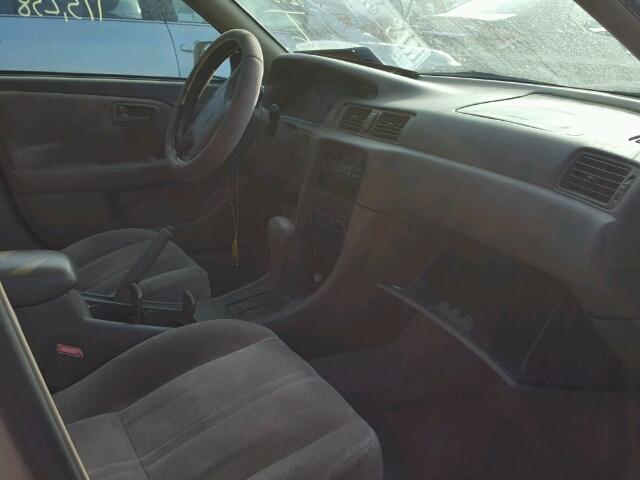 JT2BG22K0X0280732 - 1999 TOYOTA CAMRY LE თაფლისფერი ფოტო 5