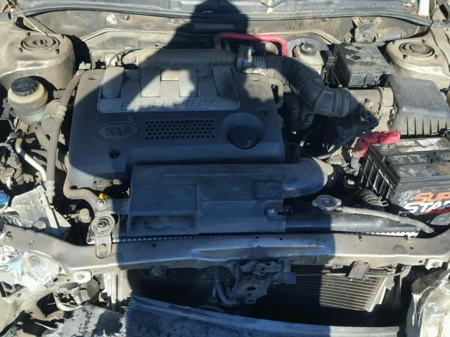 KNAFB121025169437 - 2002 KIA SPECTRA BA BROWN photo 7