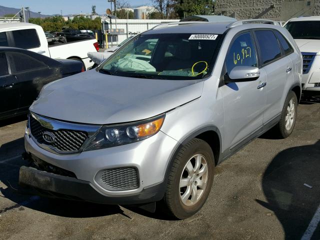 5XYKT4A26CG244578 - 2012 KIA SORENTO BA SILVER photo 2