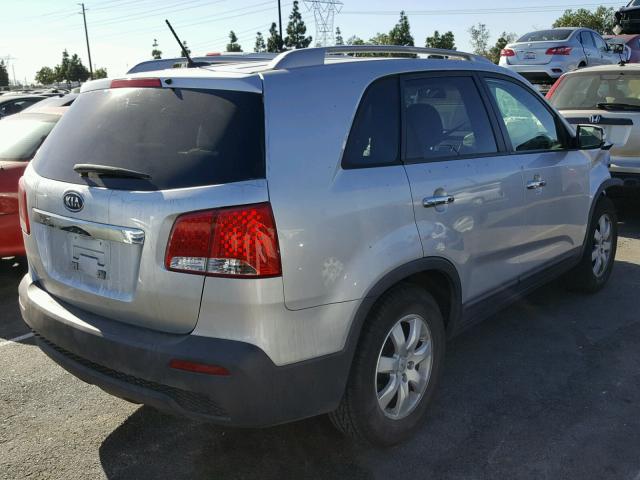 5XYKT4A26CG244578 - 2012 KIA SORENTO BA SILVER photo 4