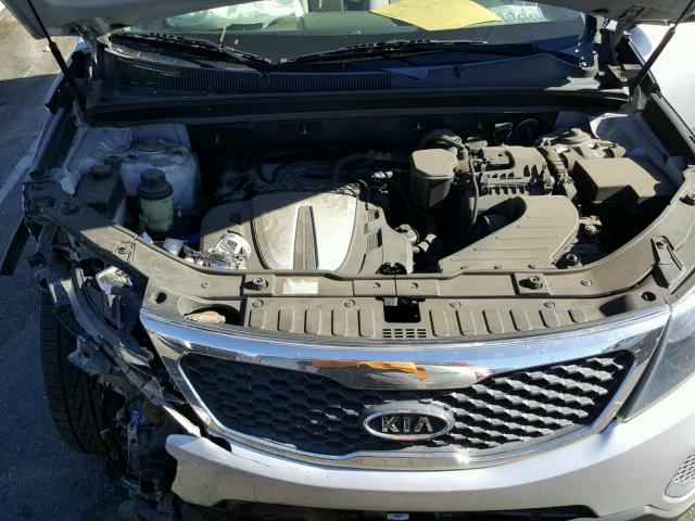 5XYKT4A26CG244578 - 2012 KIA SORENTO BA SILVER photo 7