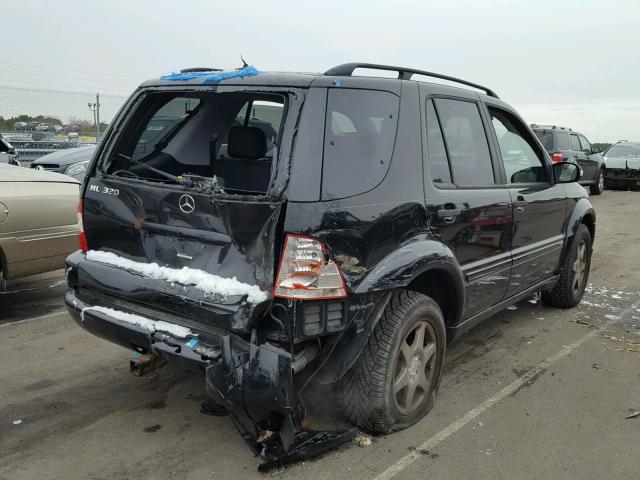 4JGAB54EX2A310327 - 2002 MERCEDES-BENZ ML 320 BLACK photo 4