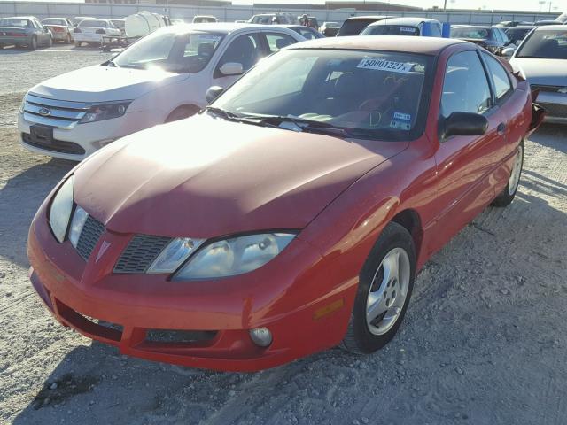 1G2JB12F047201923 - 2004 PONTIAC SUNFIRE RED photo 2