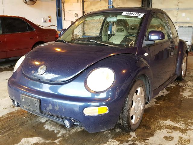 3VWDD21C0YM419708 - 2000 VOLKSWAGEN NEW BEETLE ლურჯი ფოტო 2