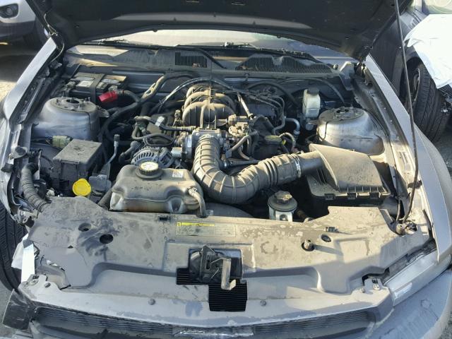 1ZVBP8AN2A5104505 - 2010 FORD MUSTANG GRAY photo 7