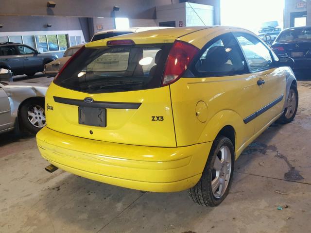 3FAFP31313R118312 - 2003 FORD FOCUS ZX3 YELLOW photo 4