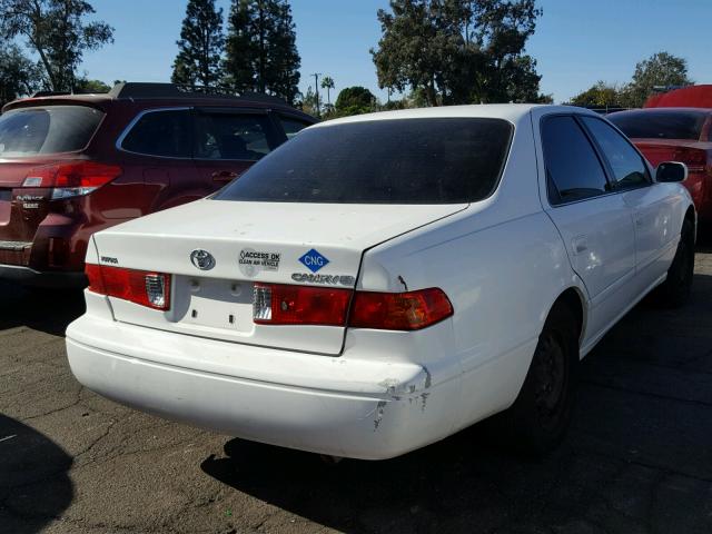 JT2BN22K6Y0001131 - 2000 TOYOTA CAMRY LE WHITE photo 4