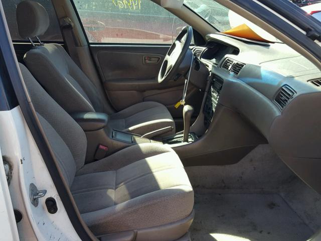 JT2BN22K6Y0001131 - 2000 TOYOTA CAMRY LE თეთრი ფოტო 5