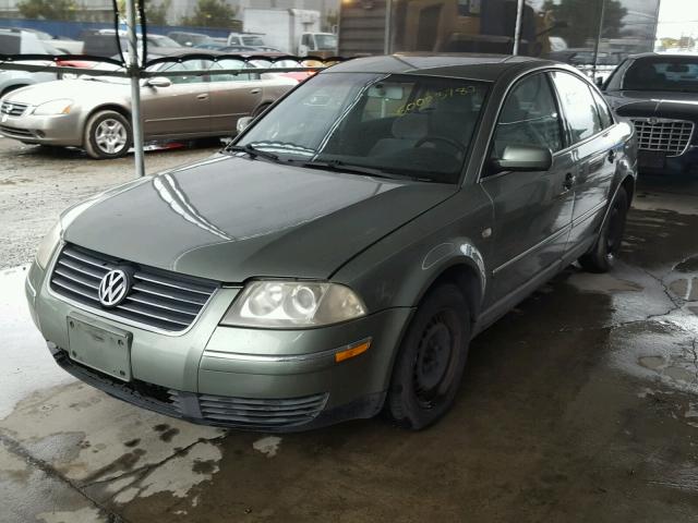 WVWMD63B03P096133 - 2003 VOLKSWAGEN PASSAT GL GREEN photo 2