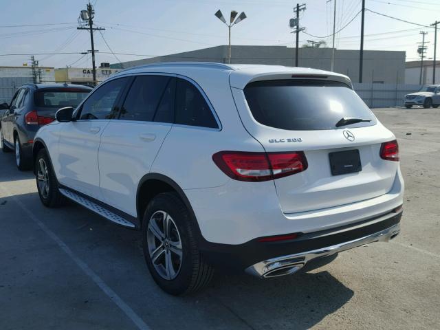 WDC0G4JB8JV029215 - 2018 MERCEDES-BENZ GLC 300 WHITE photo 3