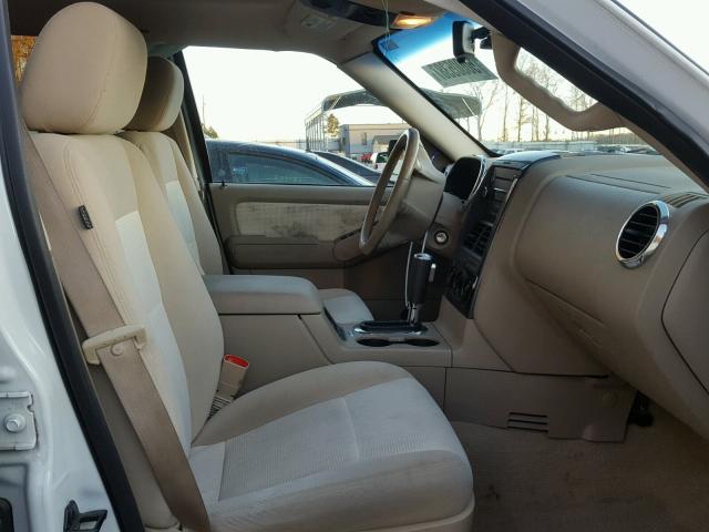 1FMEU63E58UA65088 - 2008 FORD EXPLORER X WHITE photo 5