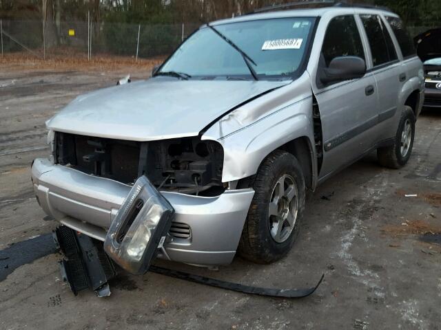 1GNDS13S742401285 - 2004 CHEVROLET TRAILBLAZE SILVER photo 2