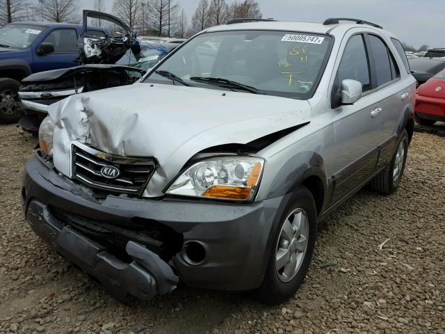 KNDJD736885832671 - 2008 KIA SORENTO EX SILVER photo 2