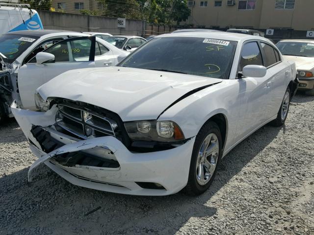 2B3CL3CG0BH506863 - 2011 DODGE CHARGER WHITE photo 2