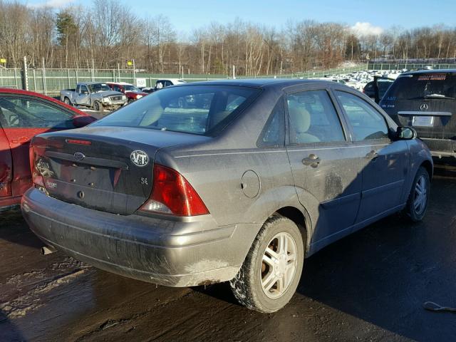 1FAFP34Z73W267451 - 2003 FORD FOCUS SE C GRAY photo 4