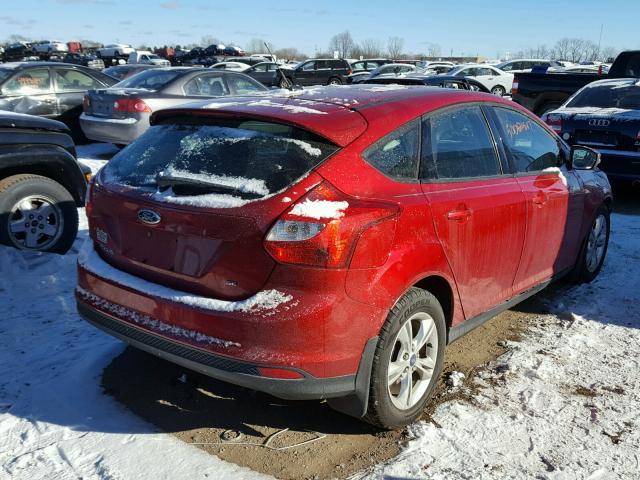 1FAHP3K28CL225631 - 2012 FORD FOCUS SE RED photo 4