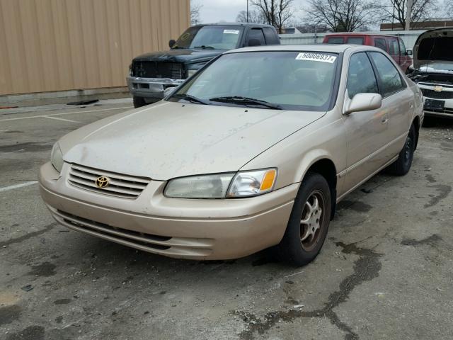 4T1BG22K9XU566316 - 1999 TOYOTA CAMRY CE GOLD photo 2