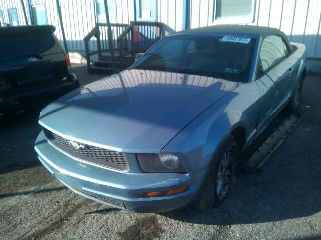 1ZVFT84N075269552 - 2007 FORD MUSTANG BLUE photo 2