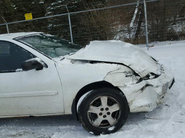 1G1JS124127255229 - 2002 CHEVROLET CAVALIER L WHITE photo 9