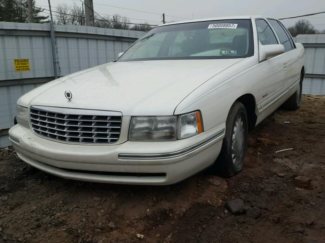 1G6KD54Y9XU807536 - 1999 CADILLAC DEVILLE WHITE photo 2