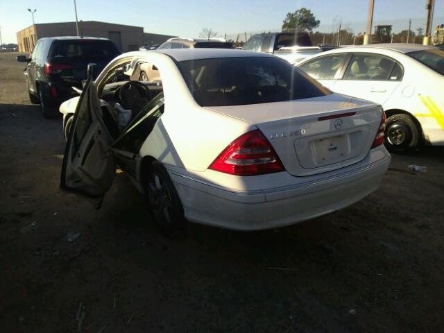 WDBRF54H57A923130 - 2007 MERCEDES-BENZ C 280 WHITE photo 3