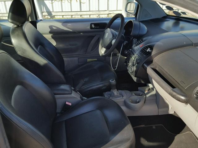 3VWCK31C55M403281 - 2005 VOLKSWAGEN NEW BEETLE ვერცხლისფერი ფოტო 5