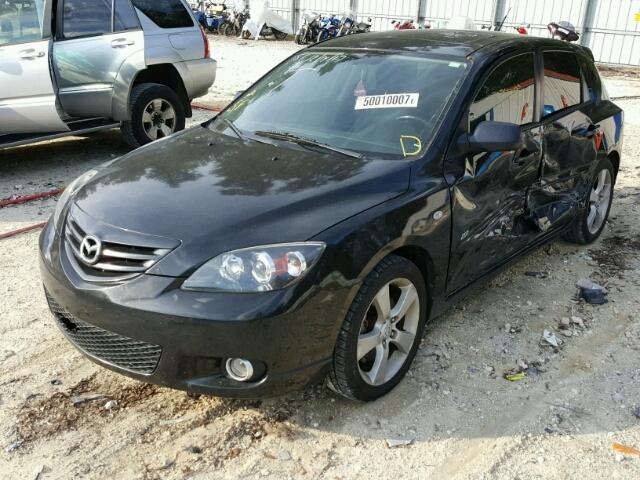 JM1BK343051318761 - 2005 MAZDA 3 HATCHBAC BLACK photo 2