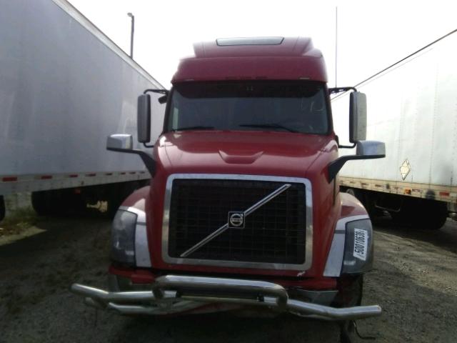 4V4NC9TG88N496825 - 2008 VOLVO VN VNL RED photo 7