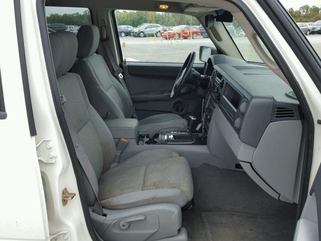 1J8HG48K56C178773 - 2006 JEEP COMMANDER WHITE photo 5